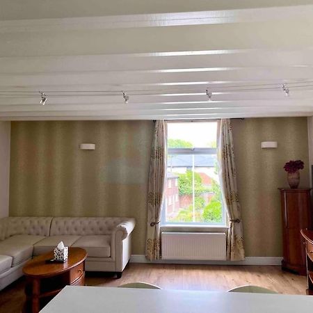 스톡포트 Contemporary Duplex - Private Patio & Parking 아파트 외부 사진