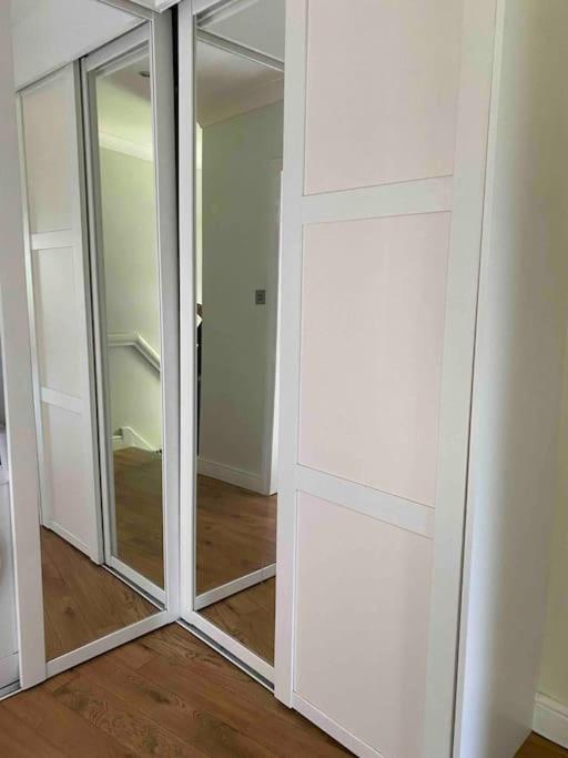 스톡포트 Contemporary Duplex - Private Patio & Parking 아파트 외부 사진