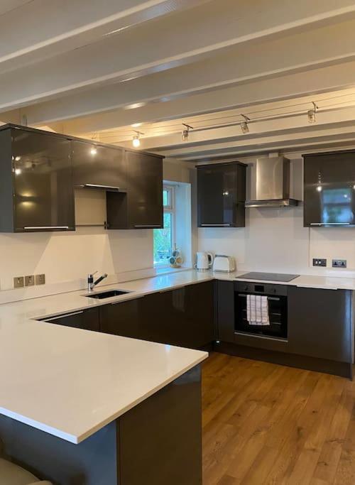 스톡포트 Contemporary Duplex - Private Patio & Parking 아파트 외부 사진